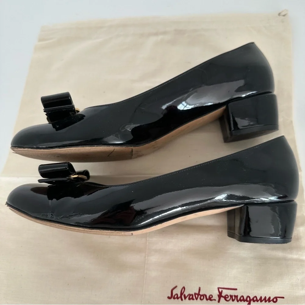 Ferragamo Vara Bow Low-Heel Pumps Patent Leather - Picture 6 of 9